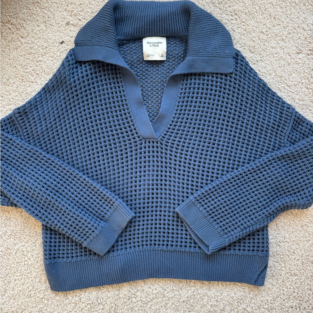 Abercrombie & Fitch Women’s Blue V-Neck Sweater